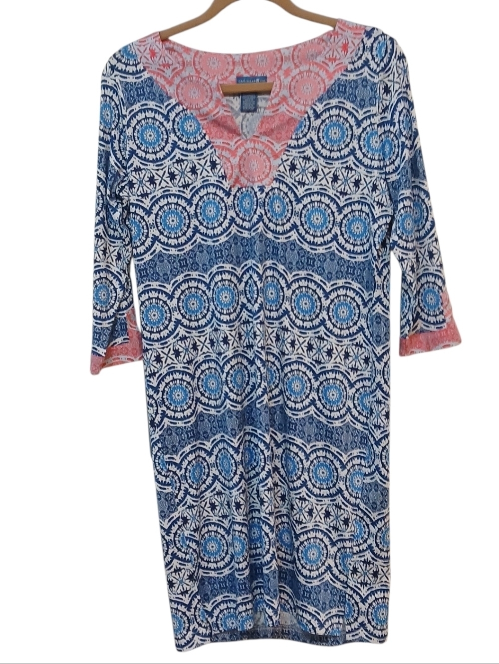 Caribbean Joe - NWOT, Color Block Shift Dress , 3/4 Sleeves W/Slits, V-Neck, - Picture 2 of 11
